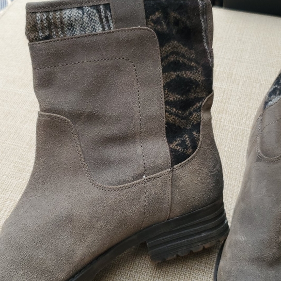 Tara M. Taya Boots - Picture 3 of 9